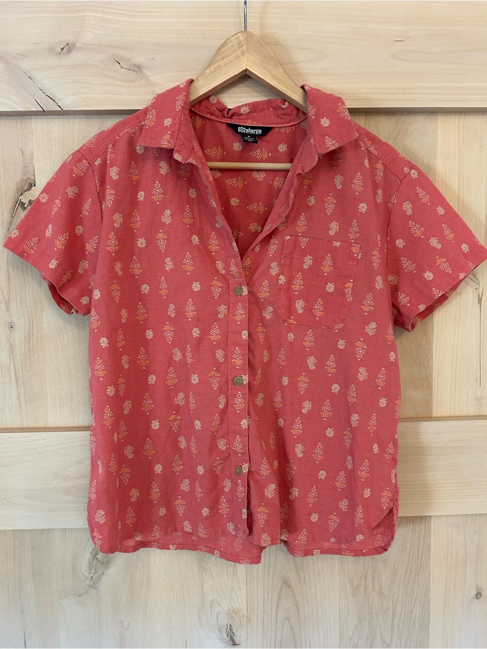 Sherpa Outdoor Women’s Rust Short-Sleeve Crop Button-Up Floral Print Medium